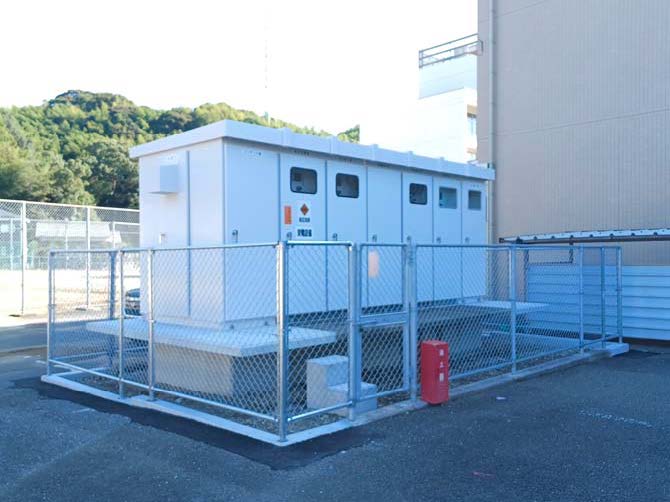 屋外キュービクル