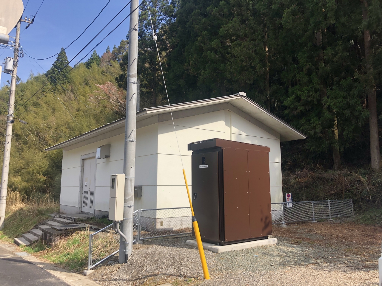 LED化工事トンネル照明盤設置 (3)