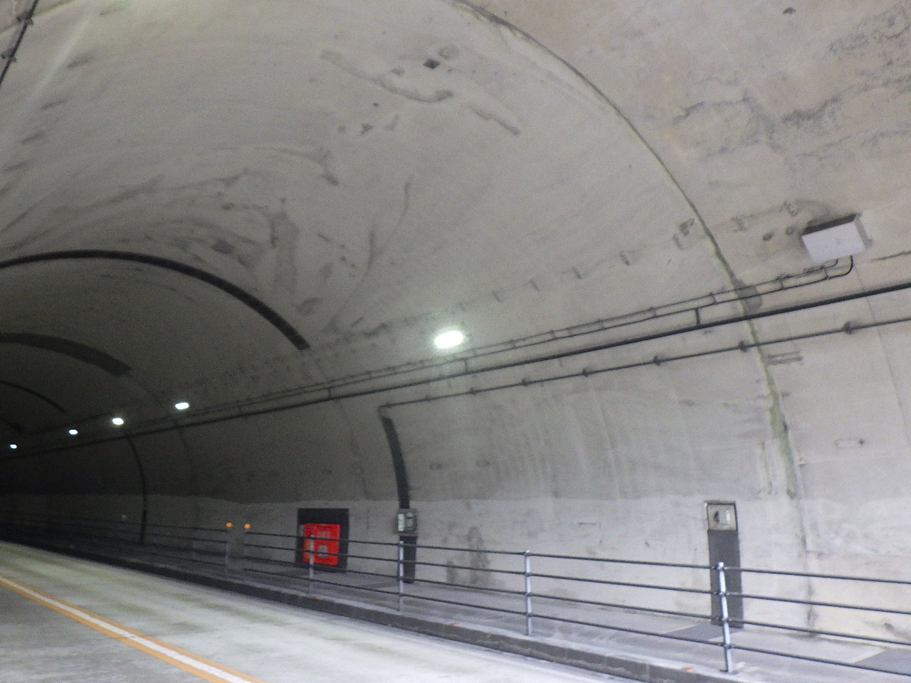 トンネル照明